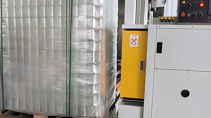Automatic Vertical Pallet Strapping Machine